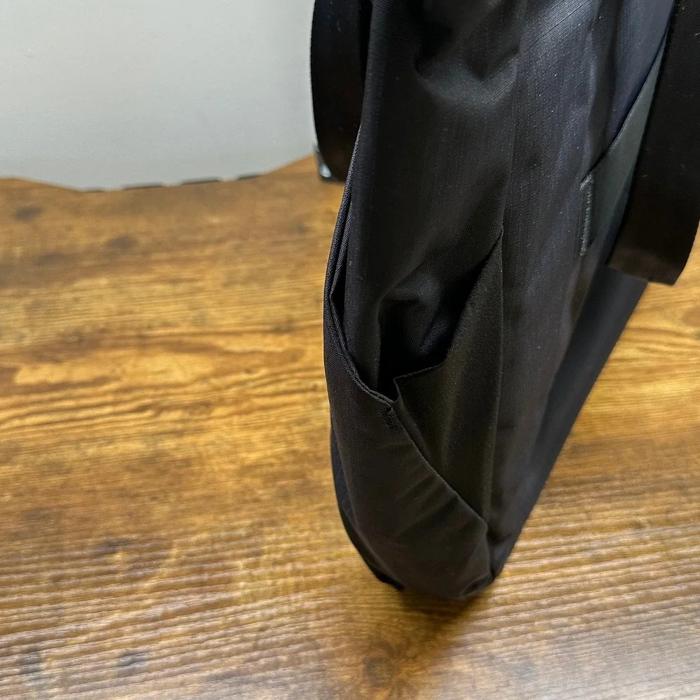 Alpaka Metro Tote - opened NWOT